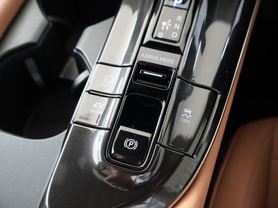2024 Toyota CROWN SPORT 照片 21