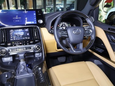 2024 Lexus LX — миниатюра 19