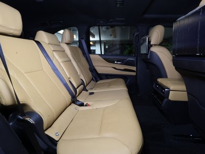 2024 Lexus LX — миниатюра 17