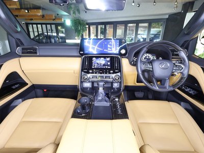2024 Lexus LX — миниатюра 18