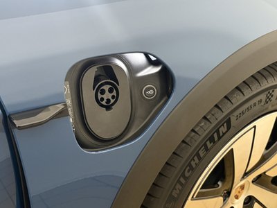 صورة مصغرة 8 لـ 2025 Porsche TAYCAN
