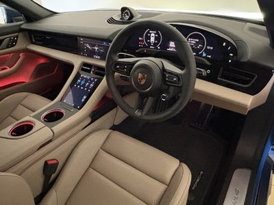 صورة مصغرة 12 لـ 2025 Porsche TAYCAN