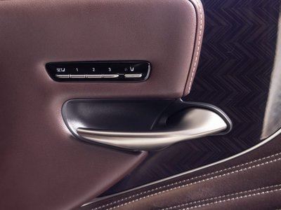 2018 Lexus LS thumbnail 40