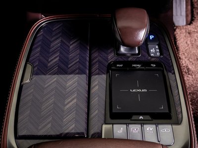 2018 Lexus LS thumbnail 50