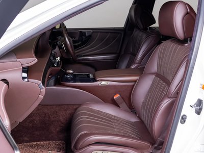 2018 Lexus LS thumbnail 34