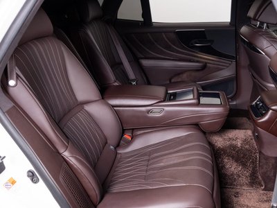 2018 Lexus LS thumbnail 35