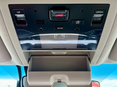 2016 Lexus LX thumbnail 21