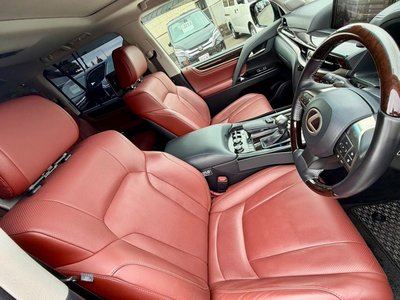 2016 Lexus LX thumbnail 37