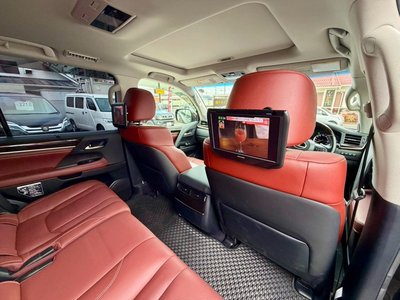 2016 Lexus LX thumbnail 27