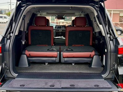 2016 Lexus LX thumbnail 44