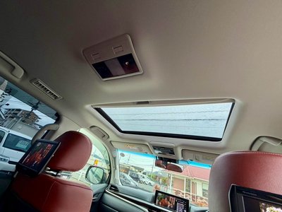 2016 Lexus LX thumbnail 41