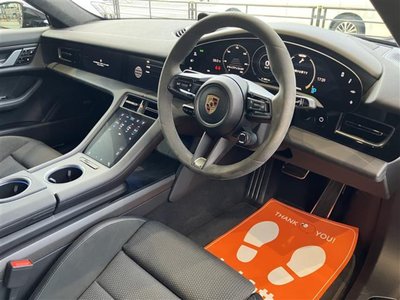 صورة 9 لـ 2021 Porsche TAYCAN