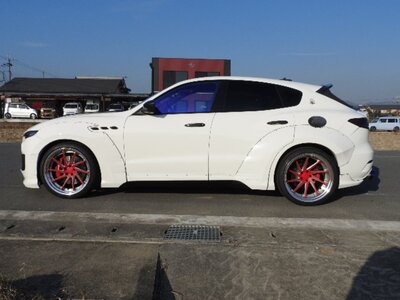 صورة 4 لـ 2016 Maserati LEVANTE