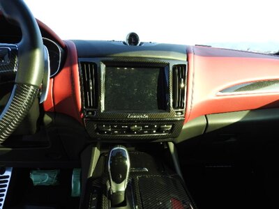 صورة 72 لـ 2016 Maserati LEVANTE