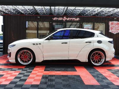 صورة 6 لـ 2016 Maserati LEVANTE