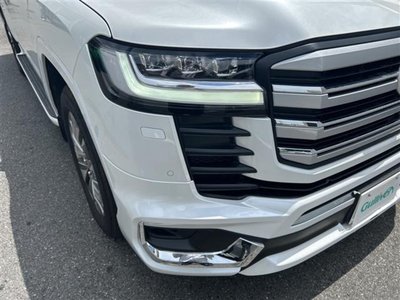 2023 Toyota LAND CRUISER 300 photo 13