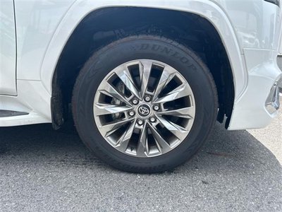 2023 Toyota LAND CRUISER 300 photo 10