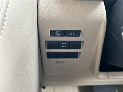 2023 Toyota LAND CRUISER 300 thumbnail 28