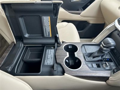 2023 Toyota LAND CRUISER 300 thumbnail 22