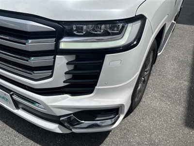 2023 Toyota LAND CRUISER 300 photo 12