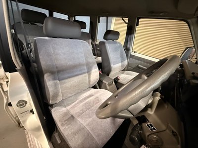 2001 Toyota LAND CRUISER 70 照片 12