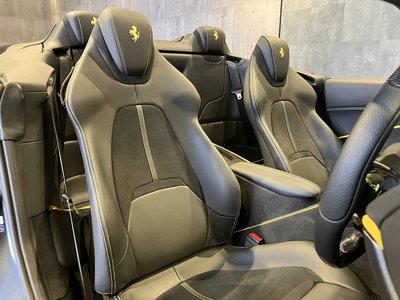صورة 12 لـ 2025 Ferrari ROMA SPIDER