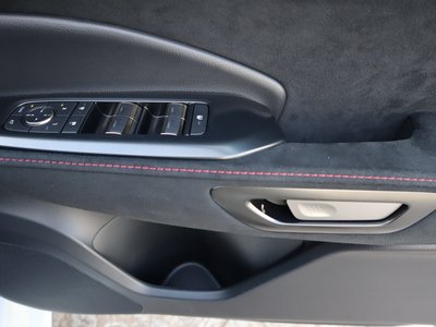 2025 Lexus LBX — миниатюра 36