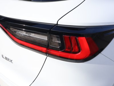 2025 Lexus LBX — миниатюра 74