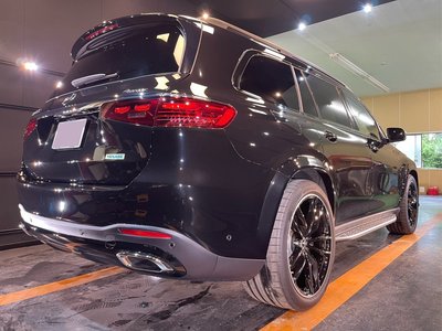 2026 Mercedes-BENZ GLS photo 4