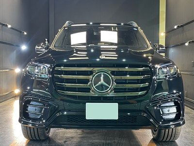 2026 Mercedes-BENZ GLS photo 3