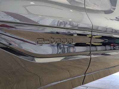 صورة 13 لـ 2026 AUDI Q6 E-TRON