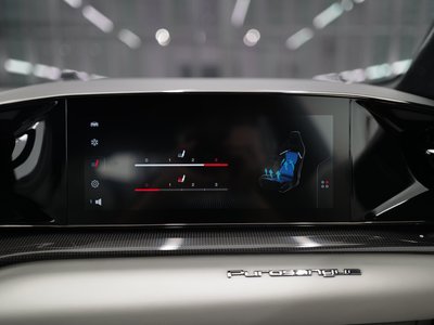 2025 Ferrari PUROSANGUE 缩略图 29