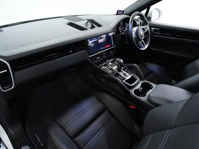 2020 Porsche CAYENNE thumbnail 34