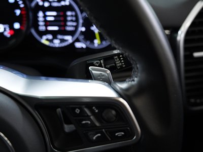 2020 Porsche CAYENNE thumbnail 43