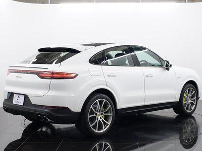 2020 Porsche CAYENNE thumbnail 23