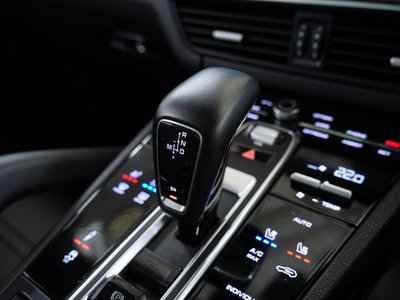 2020 Porsche CAYENNE thumbnail 55
