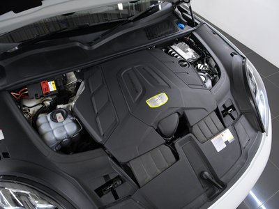 2020 Porsche CAYENNE thumbnail 25