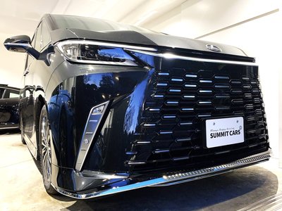 2024 Lexus LM photo 1