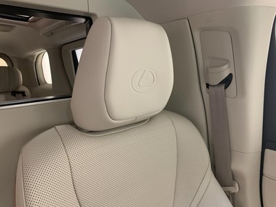 2024 Lexus LM thumbnail 57