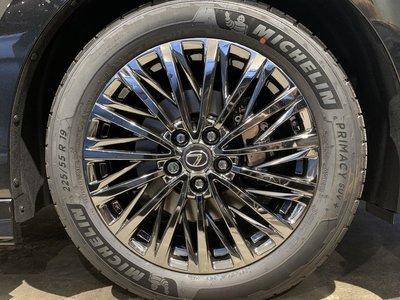 2024 Lexus LM thumbnail 17