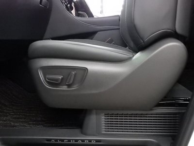 2025 Toyota ALPHARD — фото 35