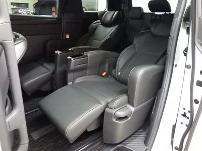 2025 Toyota ALPHARD — фото 18