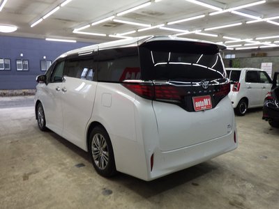 2025 Toyota ALPHARD — фото 9