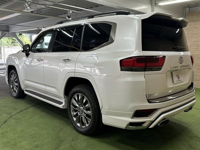 صورة 69 لـ 2023 Toyota LAND CRUISER 300