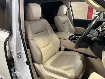 صورة 39 لـ 2023 Toyota LAND CRUISER 300