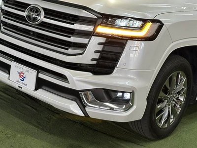 صورة 11 لـ 2023 Toyota LAND CRUISER 300
