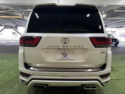 صورة 19 لـ 2023 Toyota LAND CRUISER 300