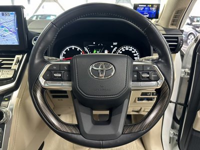 صورة 60 لـ 2023 Toyota LAND CRUISER 300