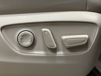 صورة 66 لـ 2023 Toyota LAND CRUISER 300