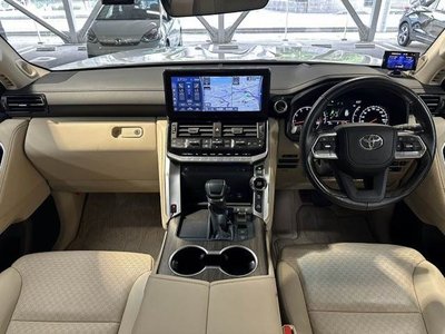 صورة 3 لـ 2023 Toyota LAND CRUISER 300